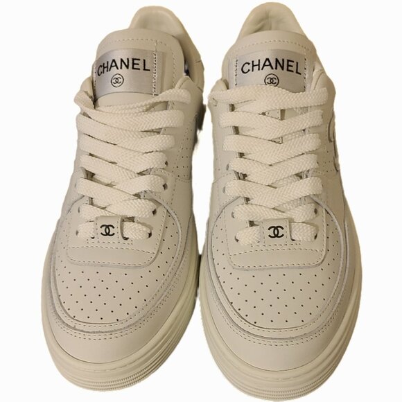 New CHANEL 36 5.5 White Leather CC Low-top Sneakers G45079 - Picture 2 of 10